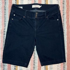Women’s Size 16 Torrid Jegging Bermuda Super Soft High Rise Short
